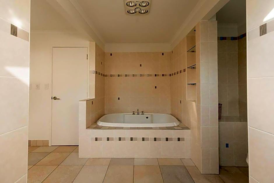 Beachfront Paradise in Opossum Bay