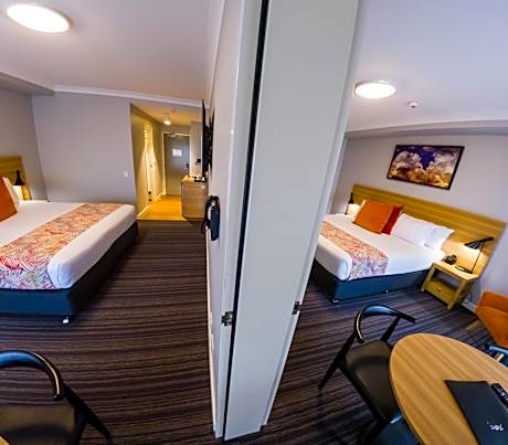 Interconnecting - King Rooms