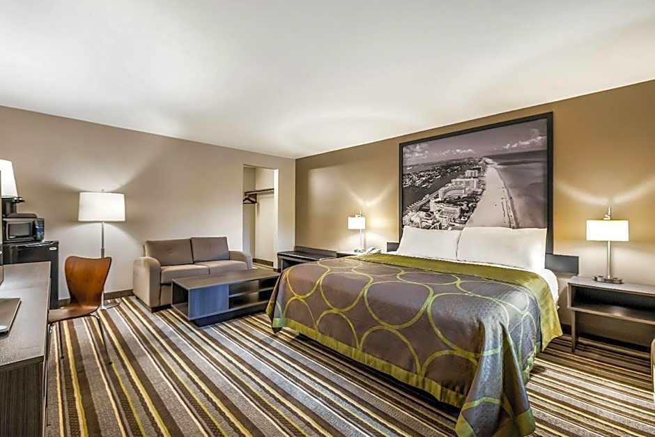 Super 8 by Wyndham Riviera Beach West Palm Beach