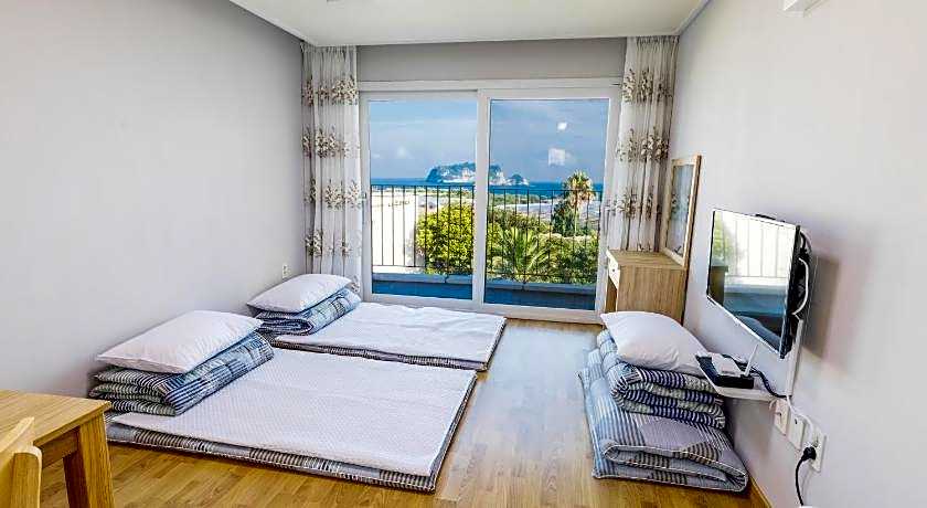 Jeju Bada Wi Olle Pension