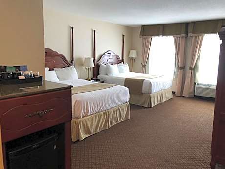 Queen Room with Two Queen Beds - Non-Smoking