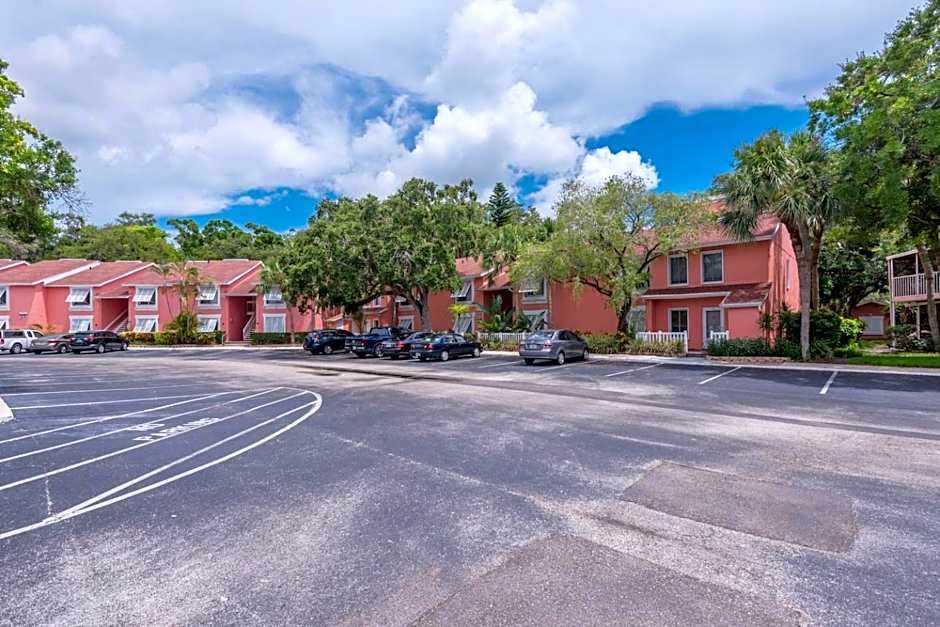 Relaxing Spacious Coastal 3bd Gulfport Paradise