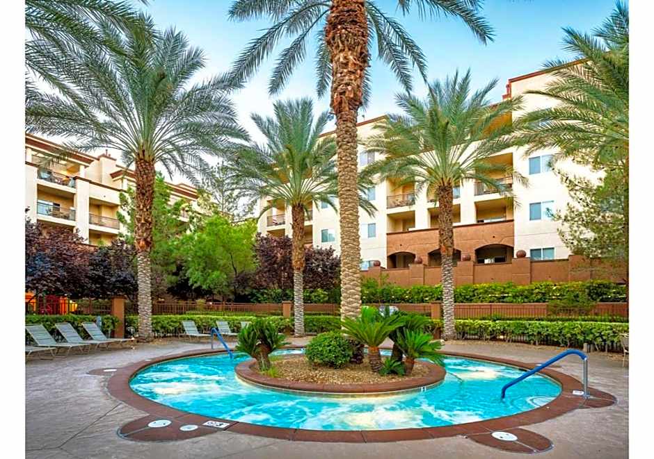 Deluxe 3-BR Condo - Lazy River Summer Fun - Special Offer Now!
