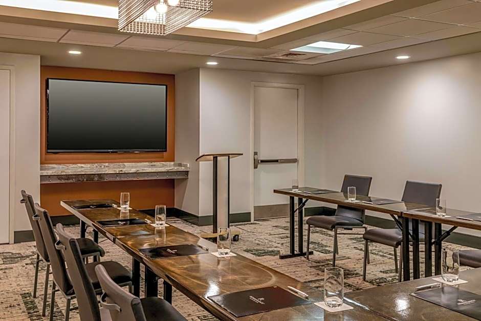 Renaissance by Marriott Allentown Hotel