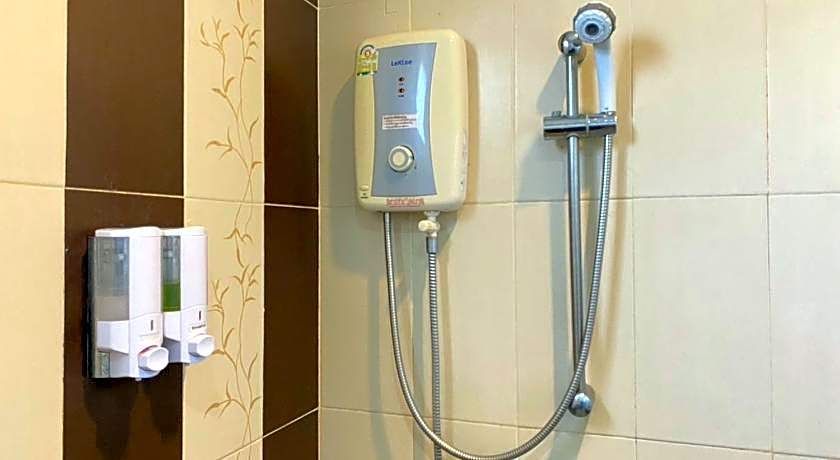 Chaophayathara Riverside Hotel