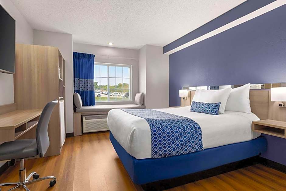 Microtel Inn & Suites By Wyndham Lincoln