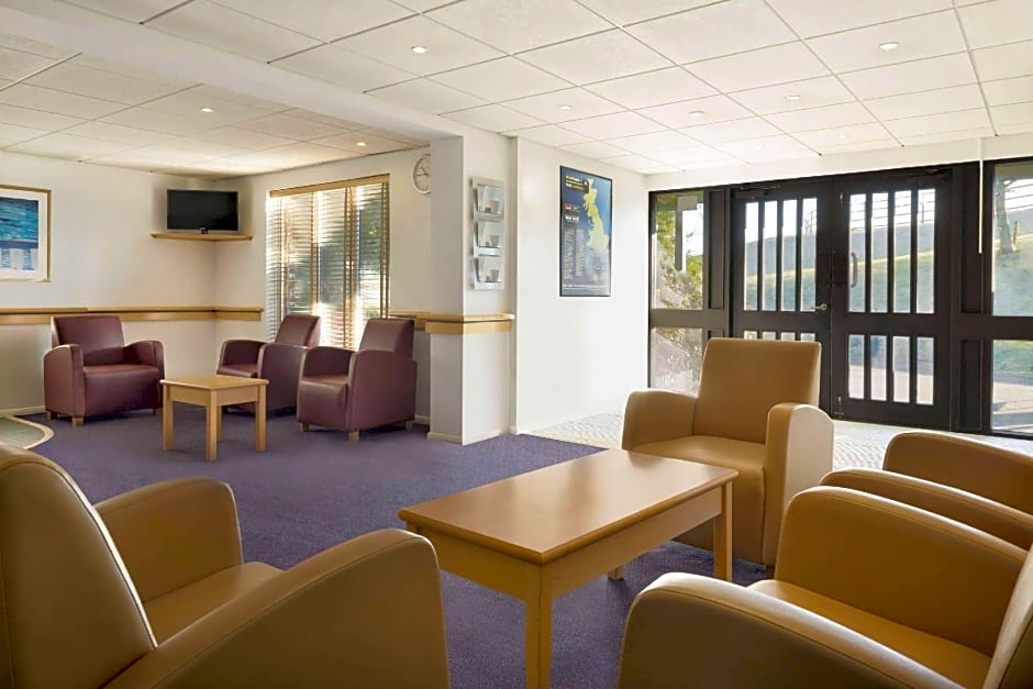 Days Inn by Wyndham Membury M4