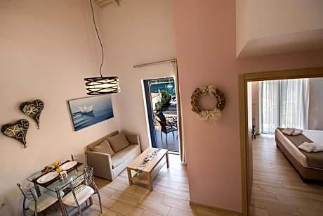 Apartment - Split Level with Attic and Sea View