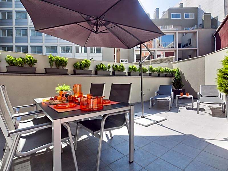 Charmsuites Paralel Apartments