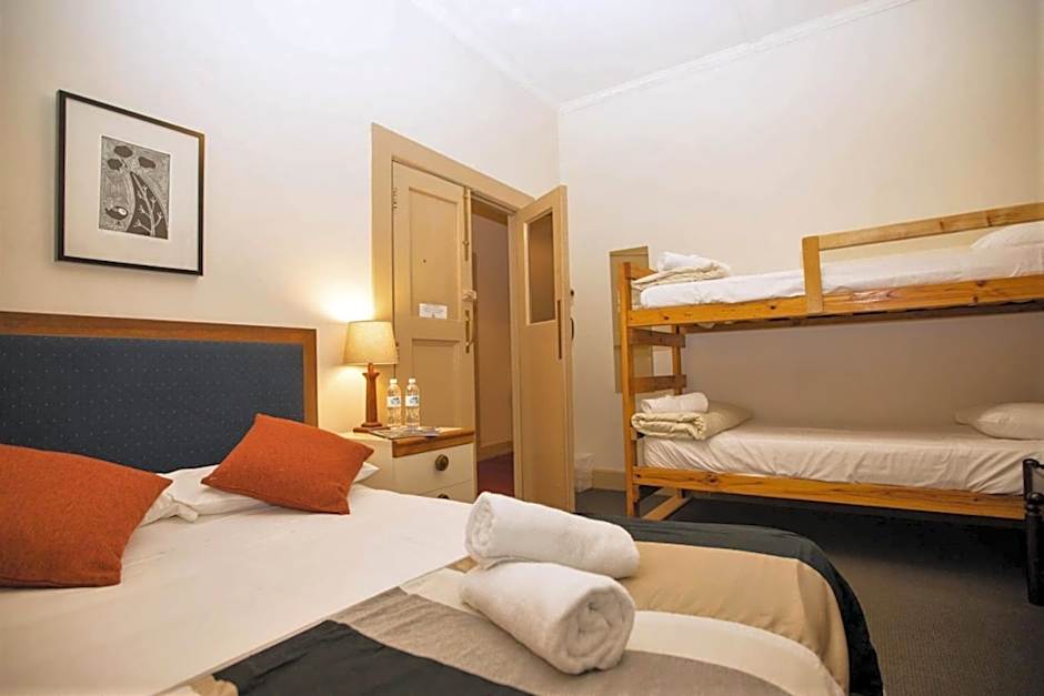 Delatite Hotel