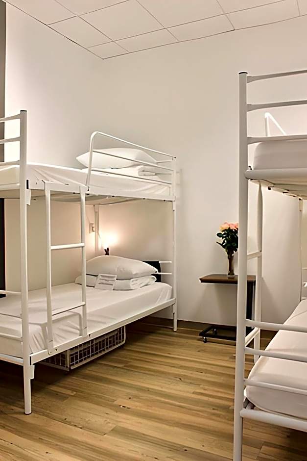 Warsaw Hostel Centrum Private Rooms & Dorms