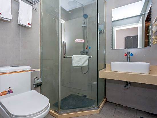 Shell Shanghai Baoshan District Tieli Road Subway Station Tiefeng Road Hotel