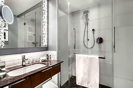 Twin Guest Room