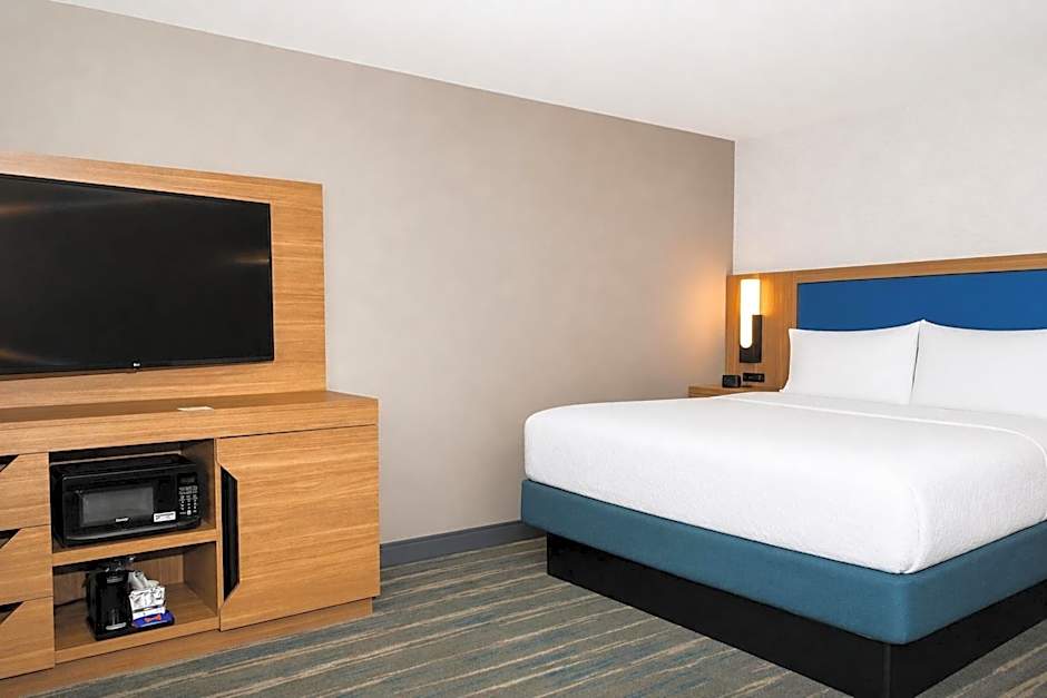 Hampton Inn & Suites Chicago/St. Charles