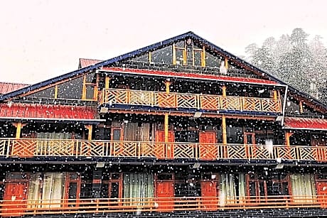 Cafe Saffron & Cottages