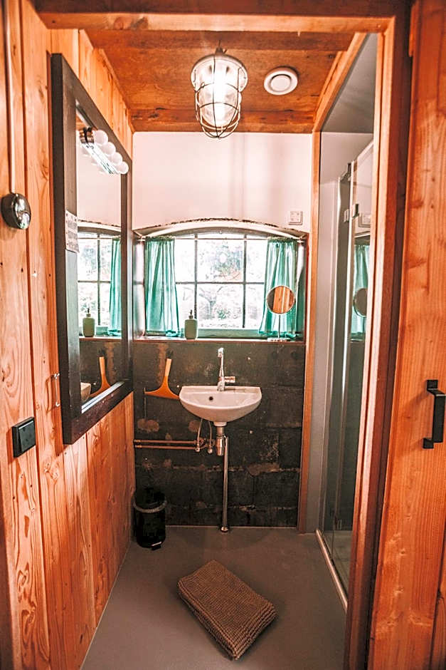 CRASH'NSTAY - Paardenstal