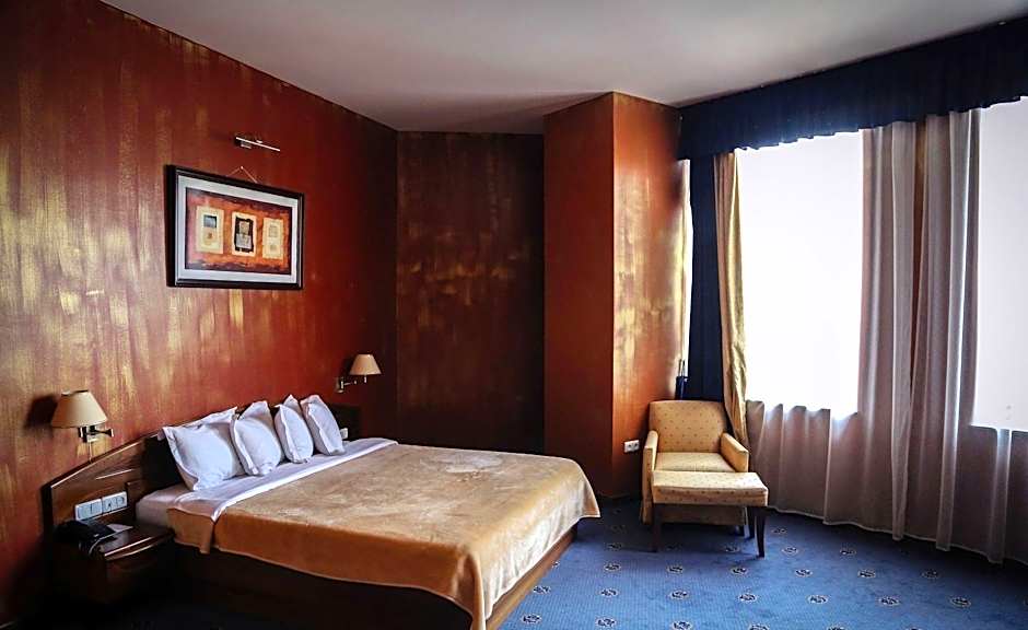 Ararat Hotel