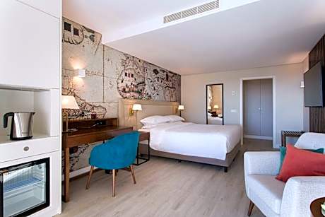 Deluxe Queen Room