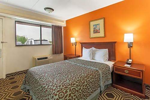 Travelodge by Wyndham South Holland