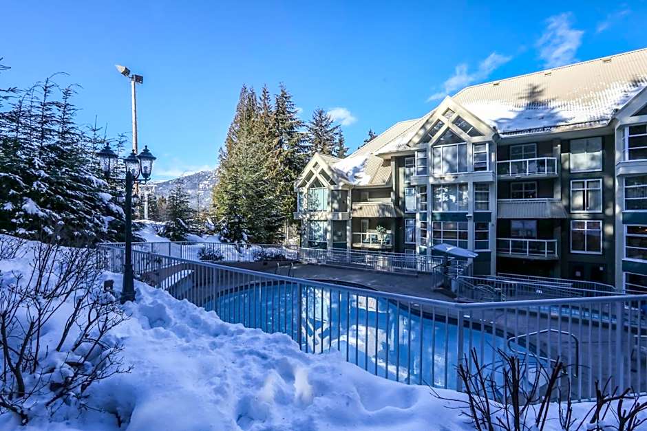 Photo 1 of 57 of The Woodrun Lodge by Whiski Jack