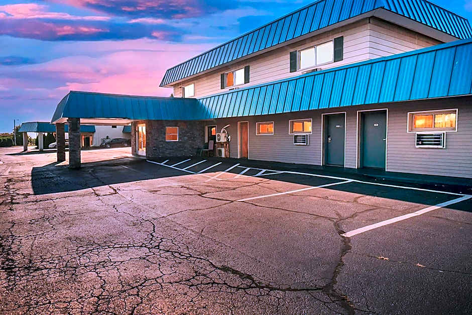 Days Inn by Wyndham Moosic