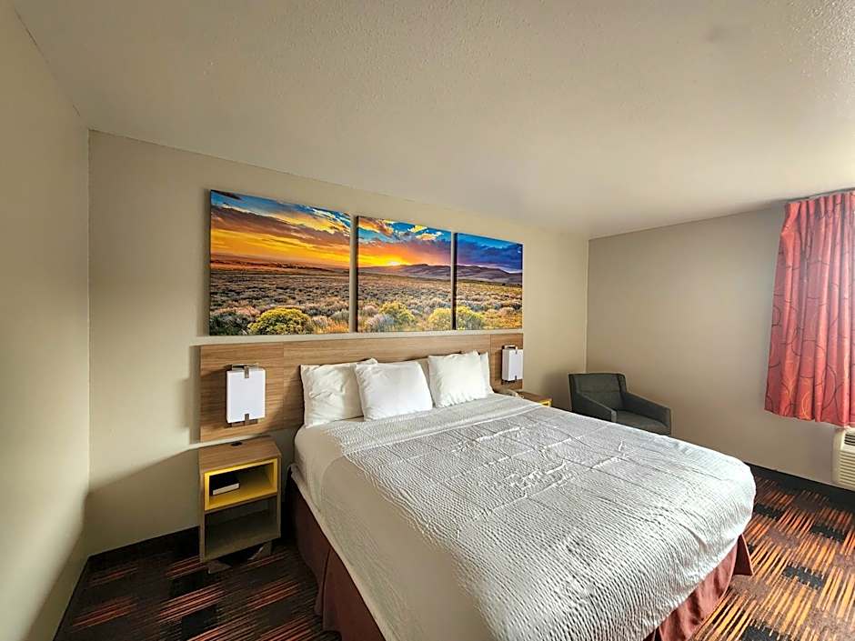 Days Inn by Wyndham Lumberton