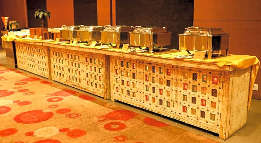 Hotel German Palace, Airport