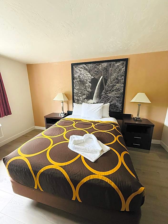 Super 8 by Wyndham Lacey Olympia Area