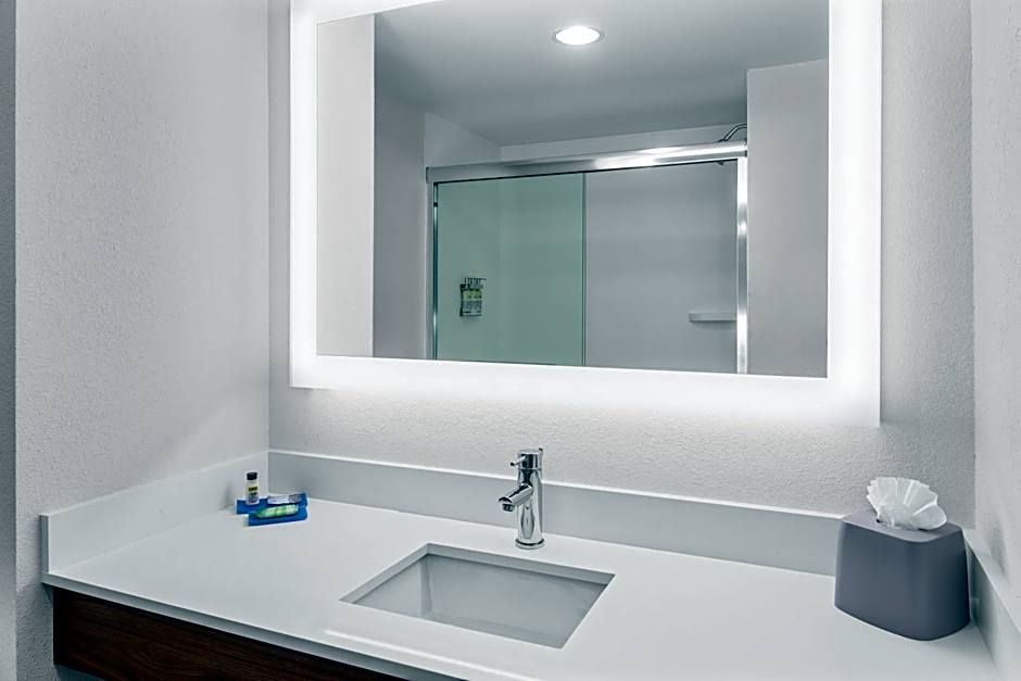 Holiday Inn Express Hotel & Suites Palm Bay By IHG