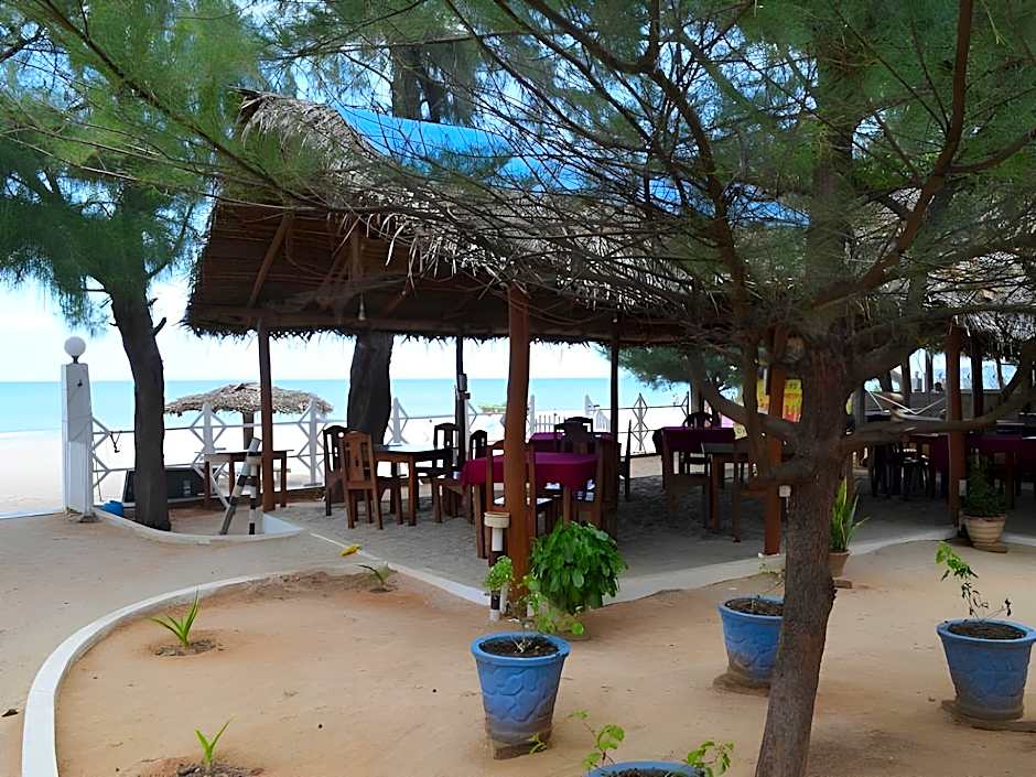 Silver Beach Hotel – Trincomalee, GA