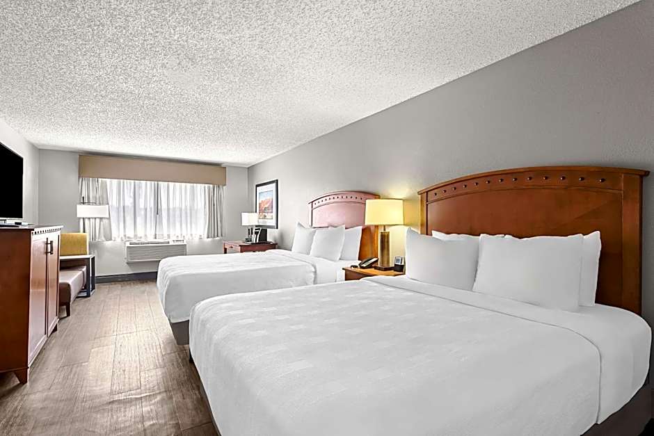 Photo 1 of 4 of Larger 2 Queen Beds