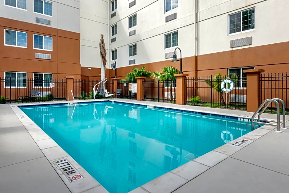 Candlewood Suites Fort Myers/Sanibel Gateway By IHG