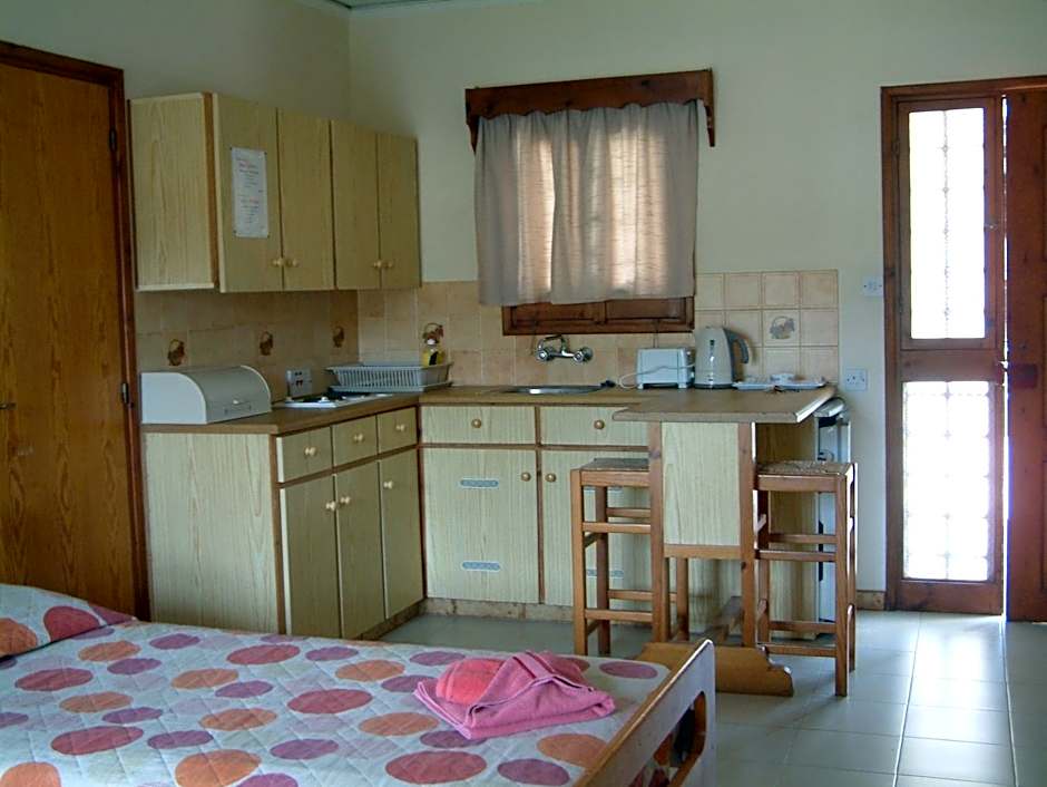 Pelekanos Apartments