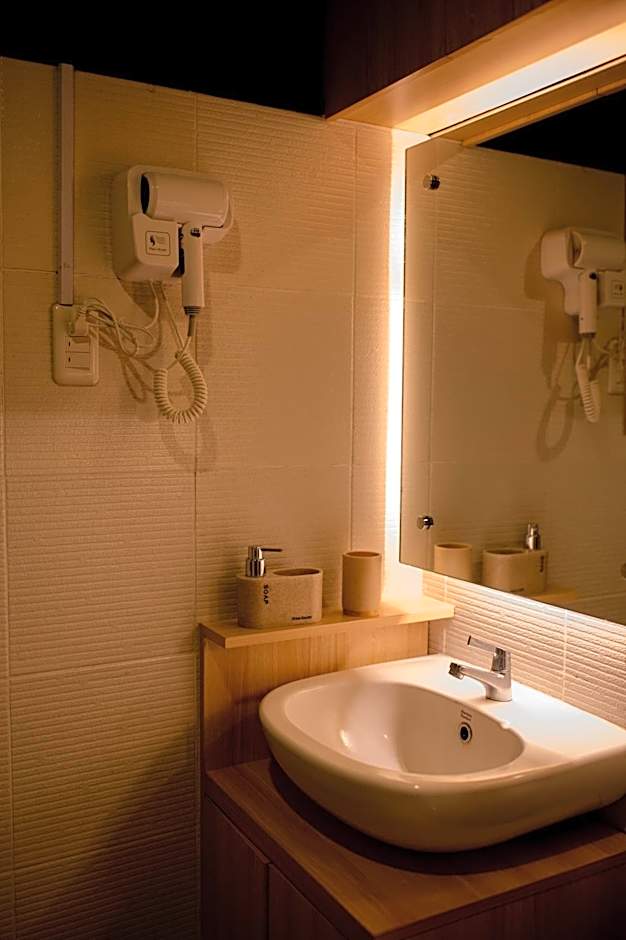 THE SUITE by The Hiltons