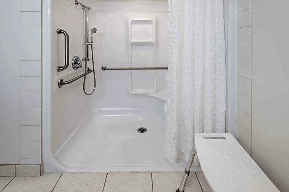 Super 8 by Wyndham High River AB