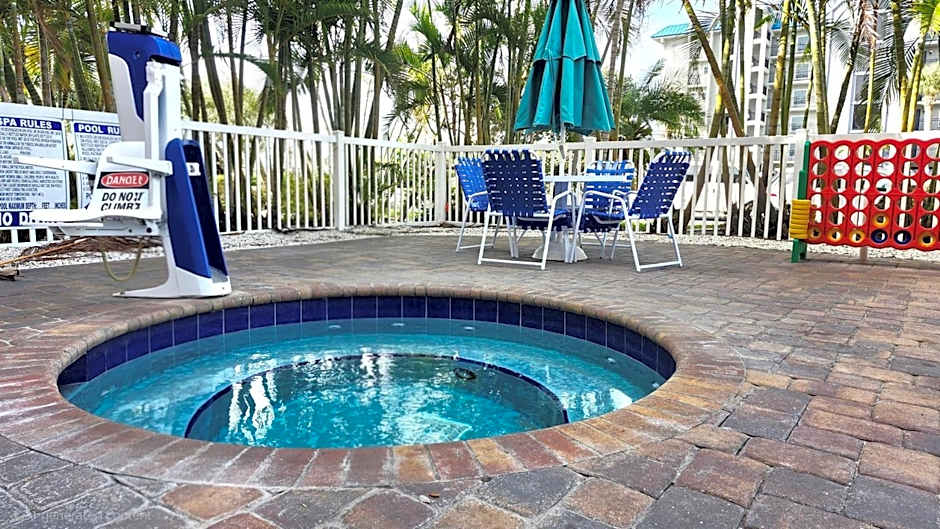 Treasure Island Condo - Beaches and Pickleball