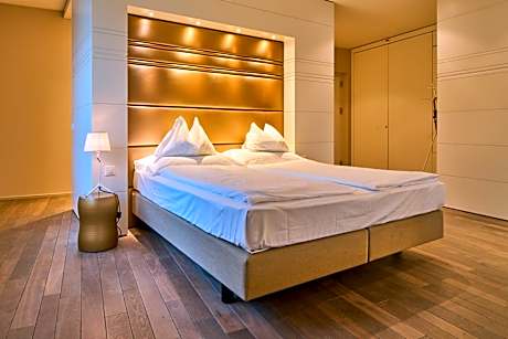 Junior Suite with Balcony and Riverview