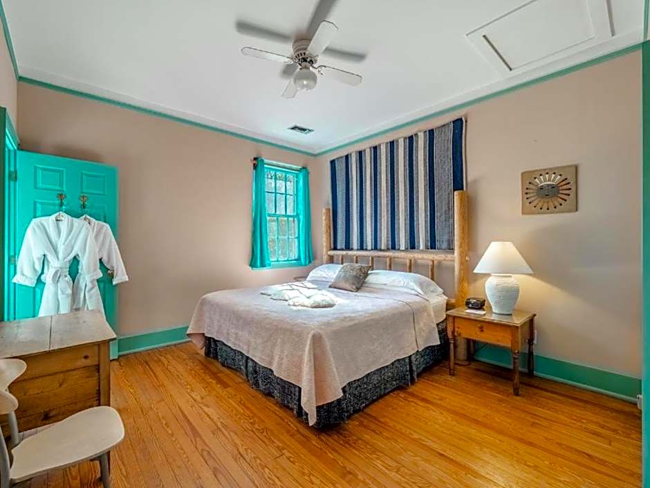 The Front Street Inn