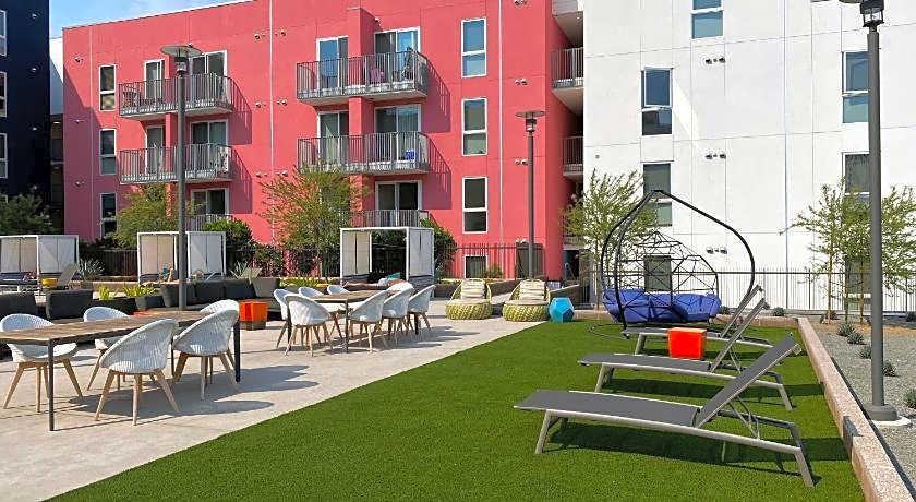 SuitesRUs Apart Hotel at Chinatown