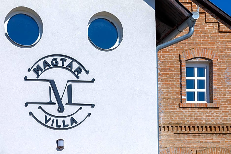Magtár Villa