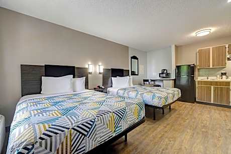 Queen Room with Two Queen Beds - Disability Access - Smoking