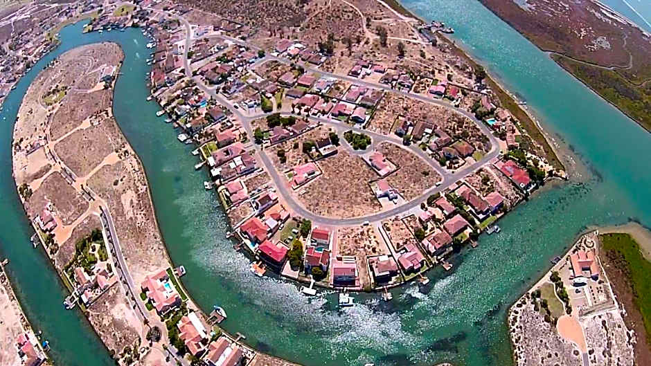 Sunbird-Admiral Island holiday house