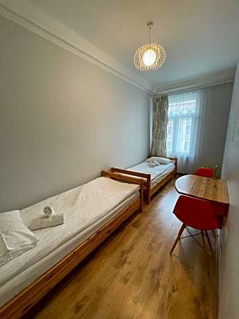 Single Bed in Mixed Dormitory Room