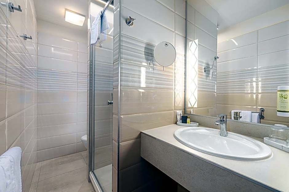 Carlton Hotel Buda Castle