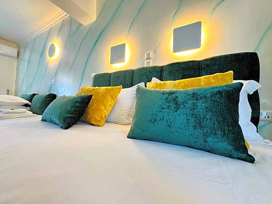 Anassa Deluxe Apartments & Studios