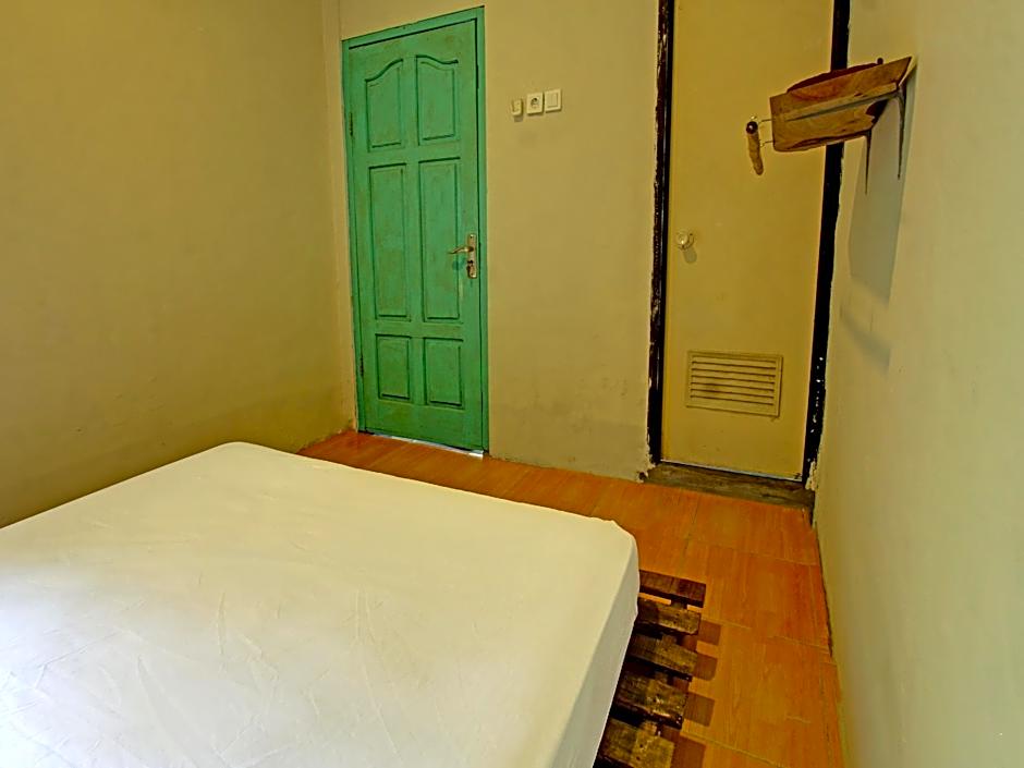OYO 92825 Kamar Lombok