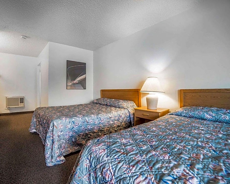 Rodeway Inn & Suites