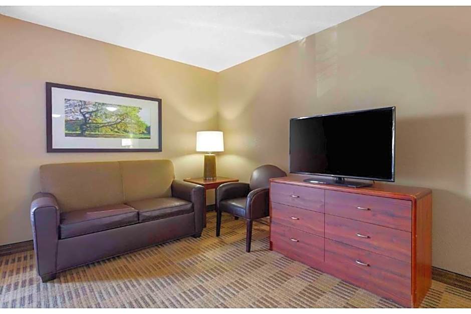Studio 6 Corporate Extended Stay Chicago Lisle IL