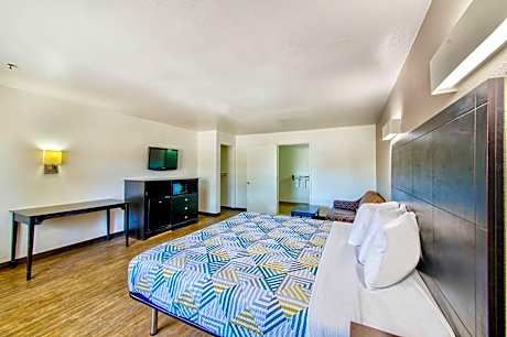 2 Queen Beds | Non-Smoking