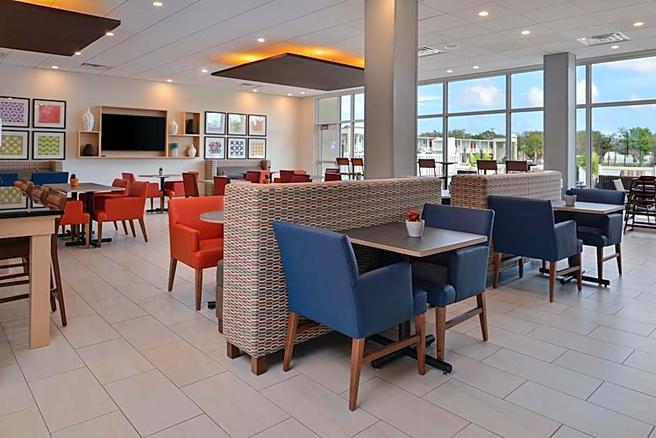 Holiday Inn Express & Suites West Melbourne By IHG